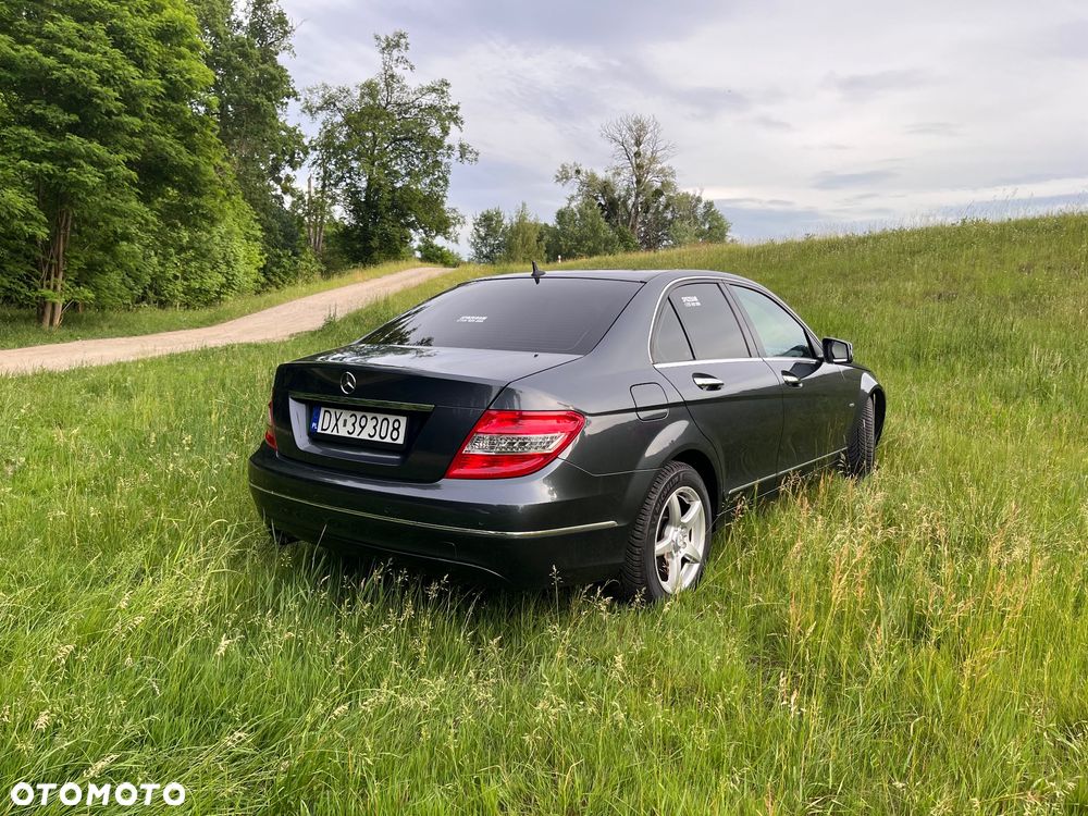 Mercedes-Benz Klasa C 180 CGI Automatik BlueEFFICIENCY Avantgarde - 7