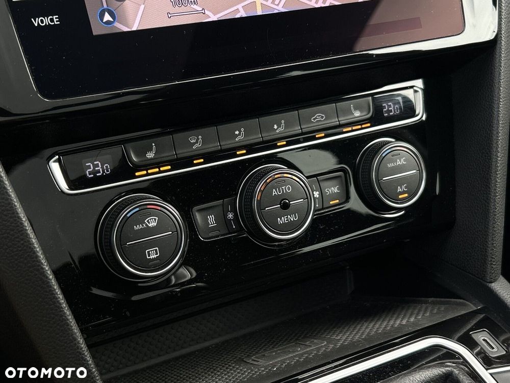 Volkswagen Passat - 27