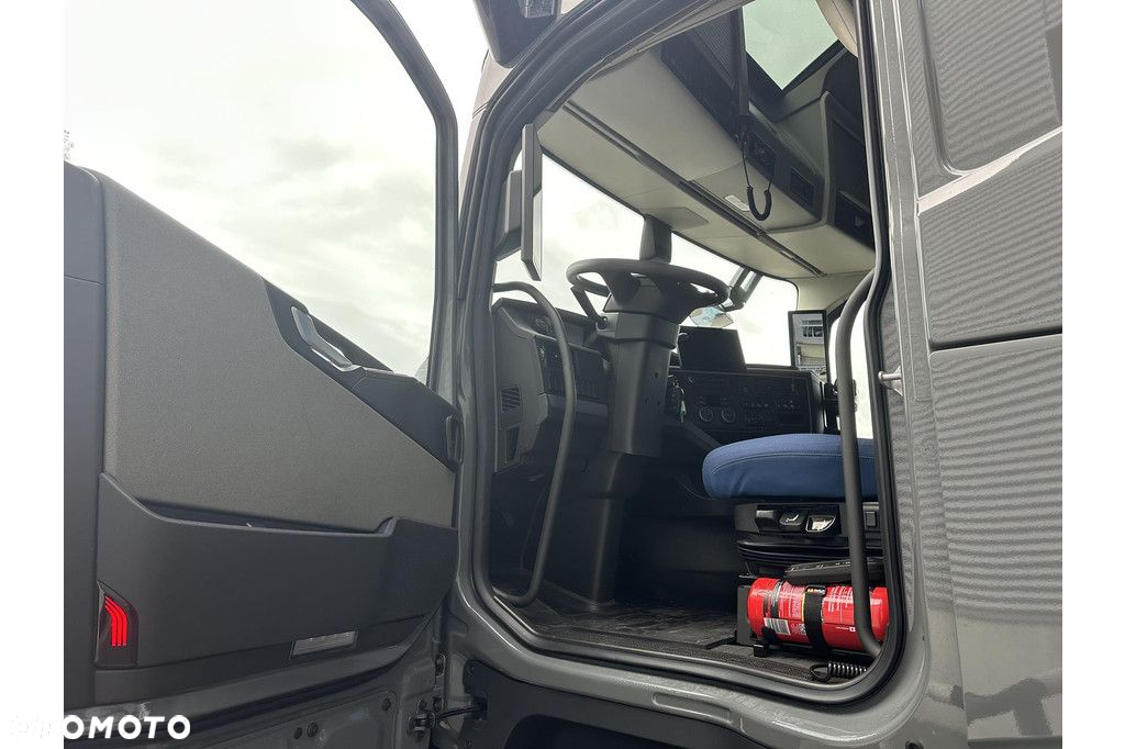 Volvo 2024 FH 4x2 XLOW 460 I-Save Globetrotter XL!!! - 6