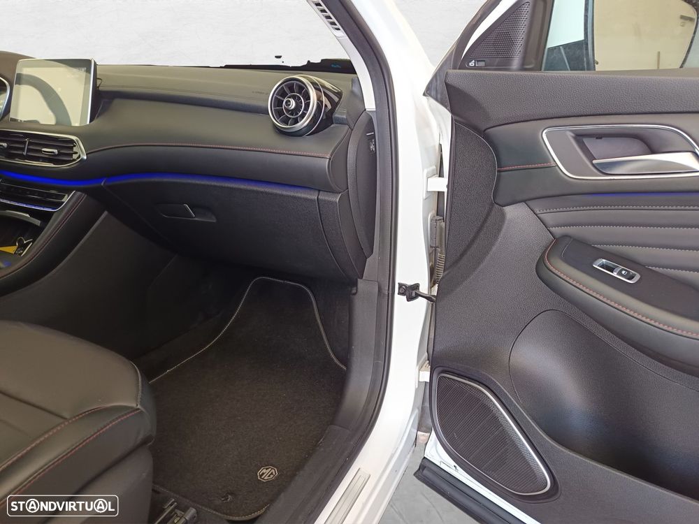 MG EHS 1.5 T-GDI Plug-in Hybrid Luxury - 32