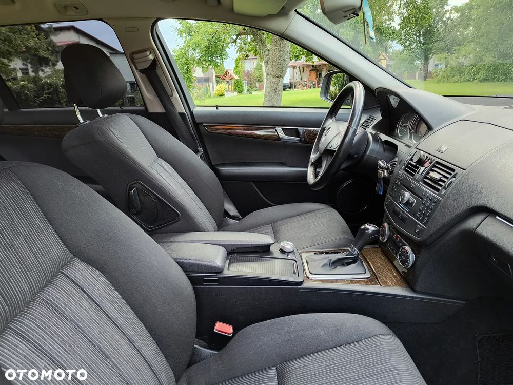 Mercedes-Benz Klasa C 220 CDI DPF Automatik Elegance - 17