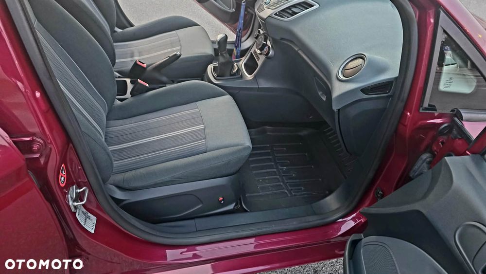 Ford Fiesta - 12