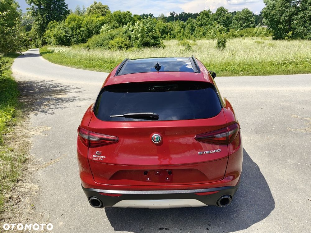 Alfa Romeo Stelvio - 3