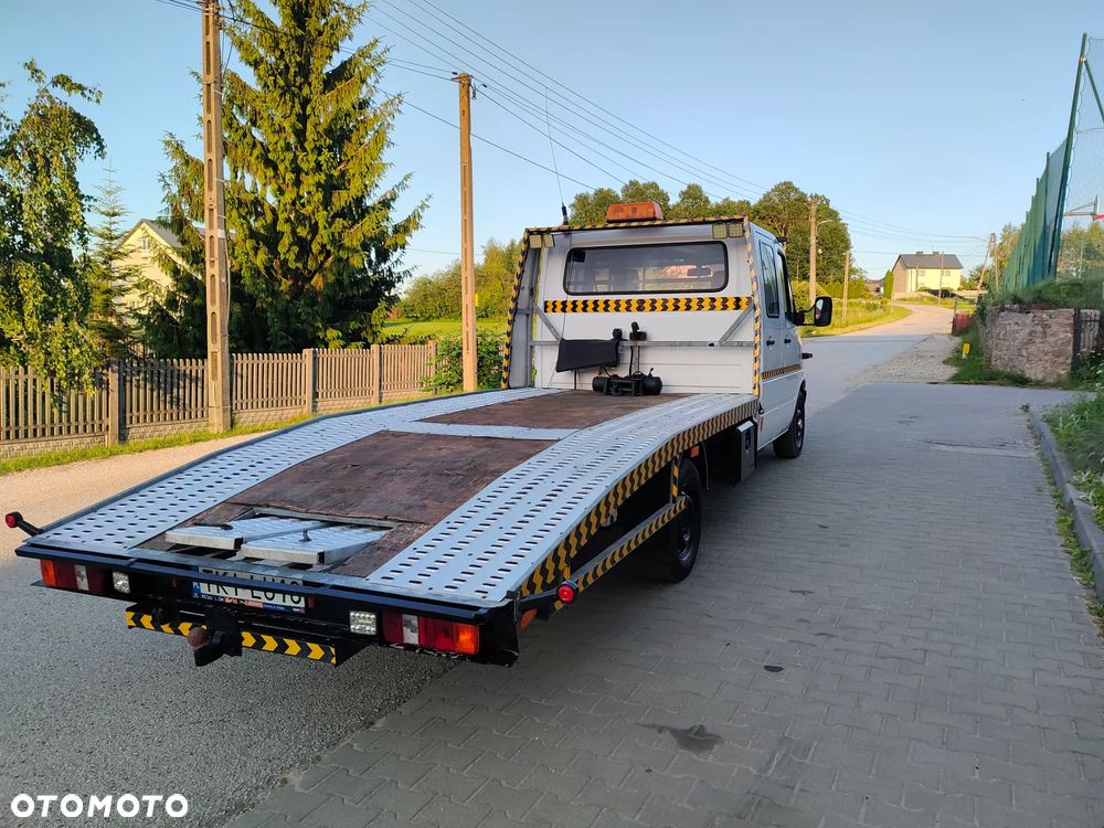 Mercedes-Benz Sprinter - 24