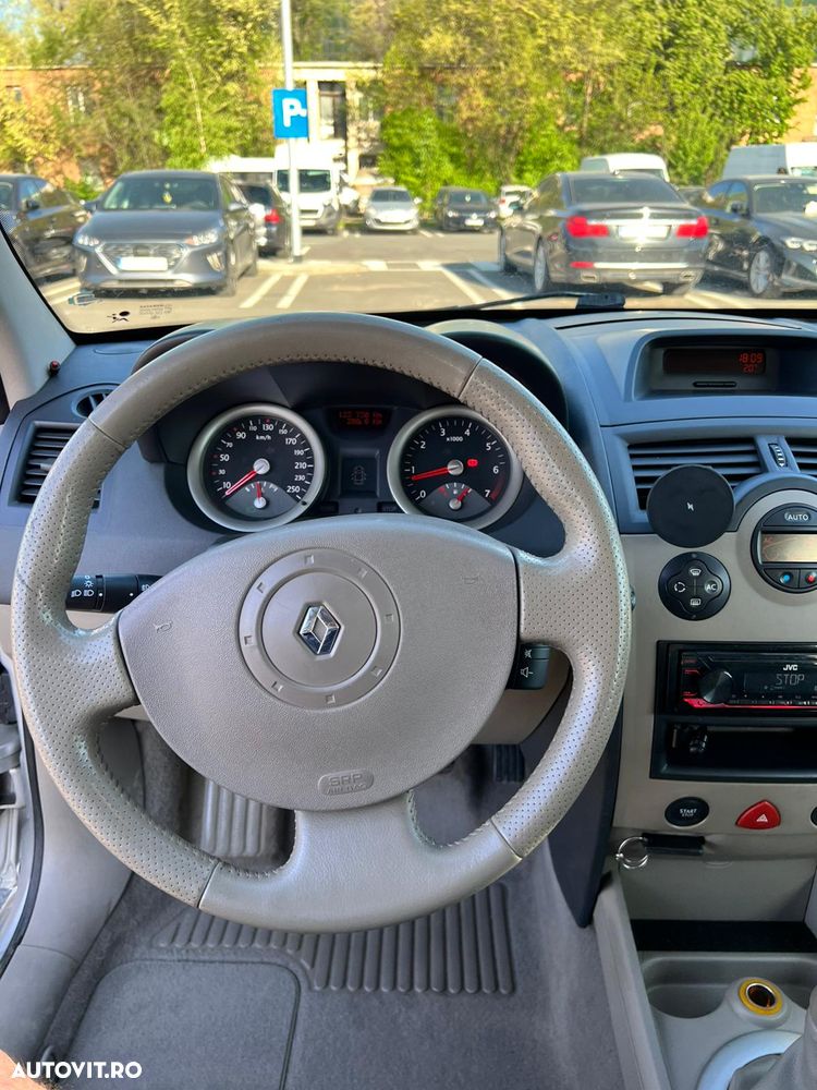 Renault Megane II 1.6 Influence - 8