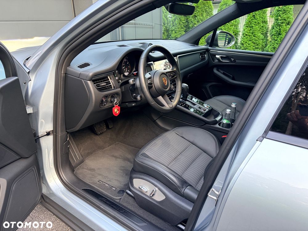 Porsche Macan T - 25