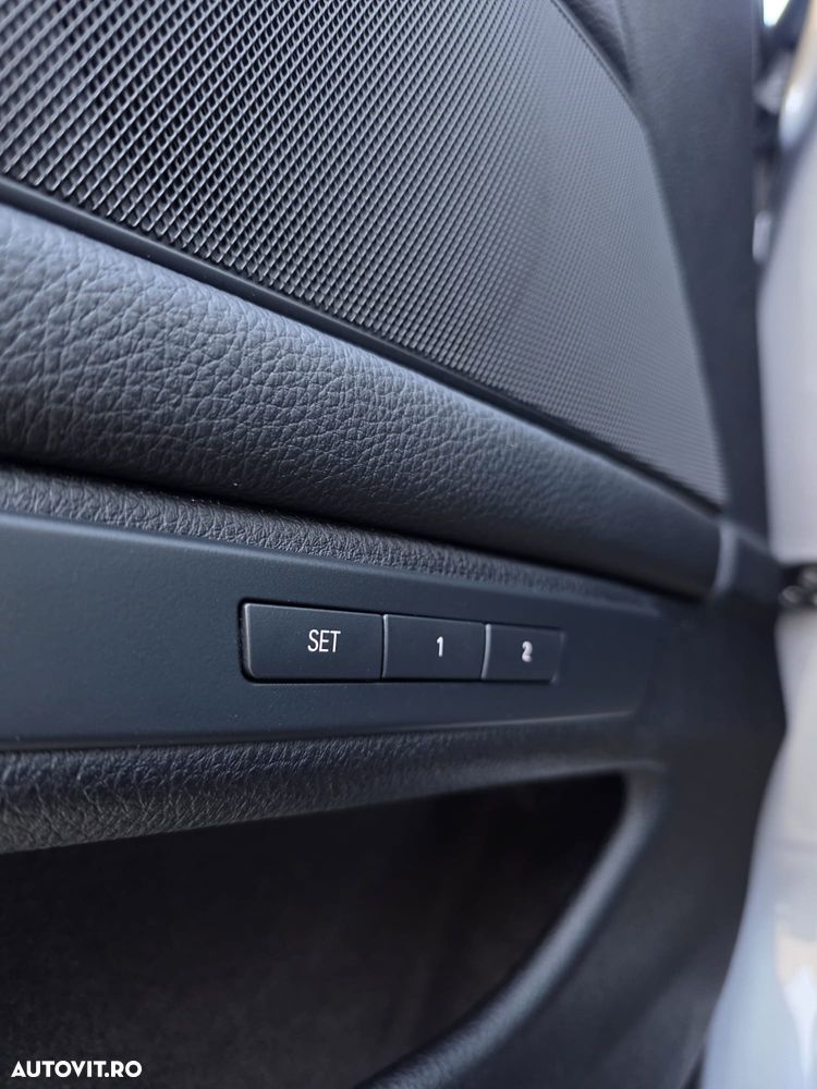 BMW Seria 5 520d Aut. Luxury Line - 36