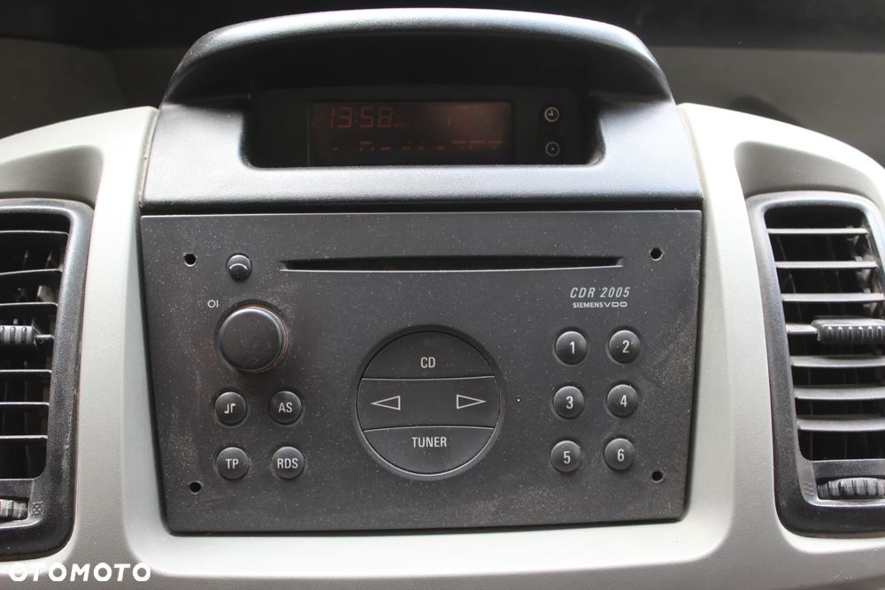 Opel Vivaro - 24