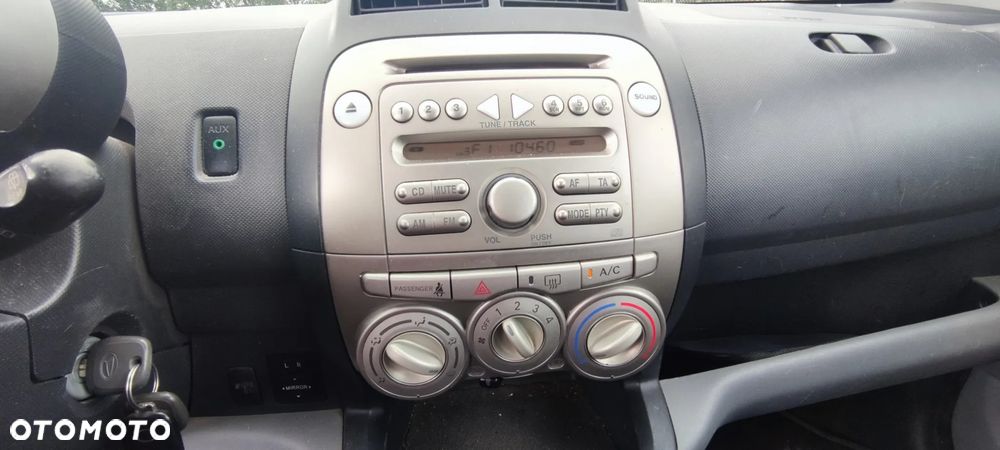 Daihatsu Sirion 1.3 - 10