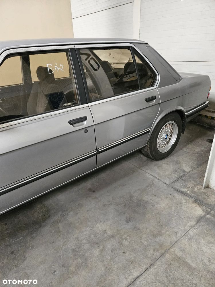 BMW Seria 5 - 12