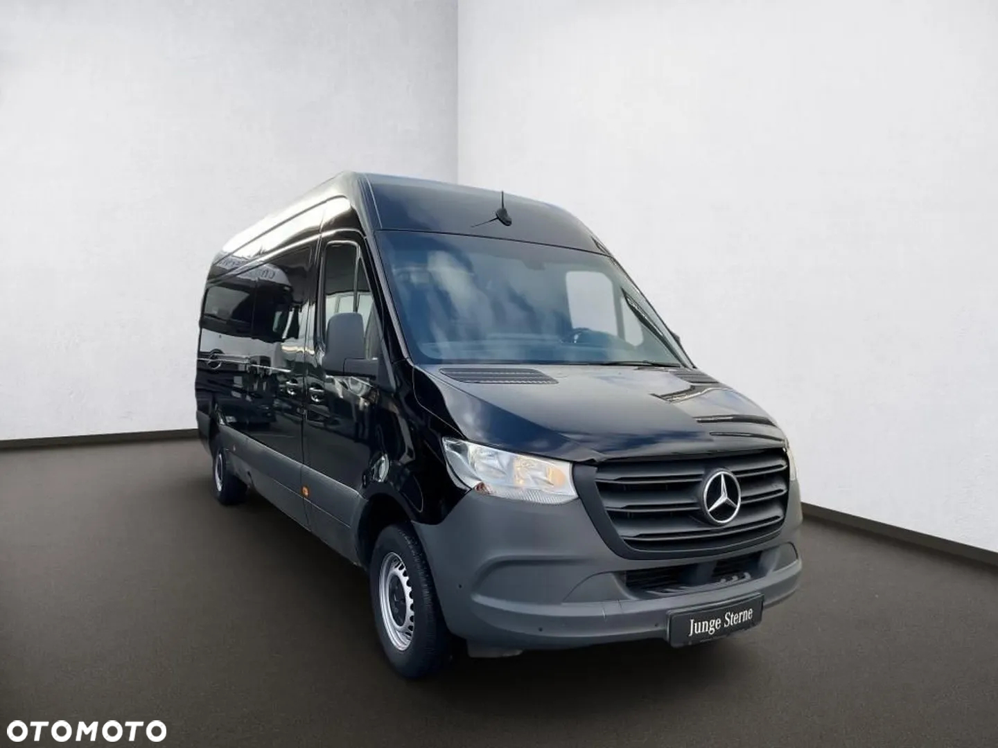 Mercedes-Benz Sprinter - 13