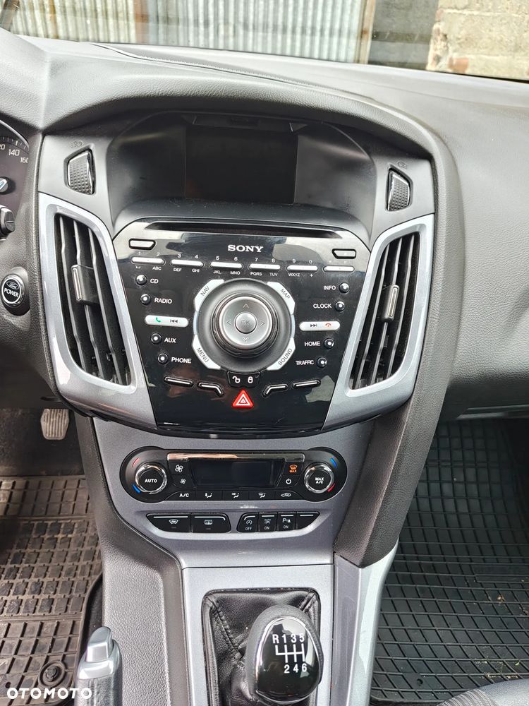Ford Focus 1.0 EcoBoost Titanium - 12