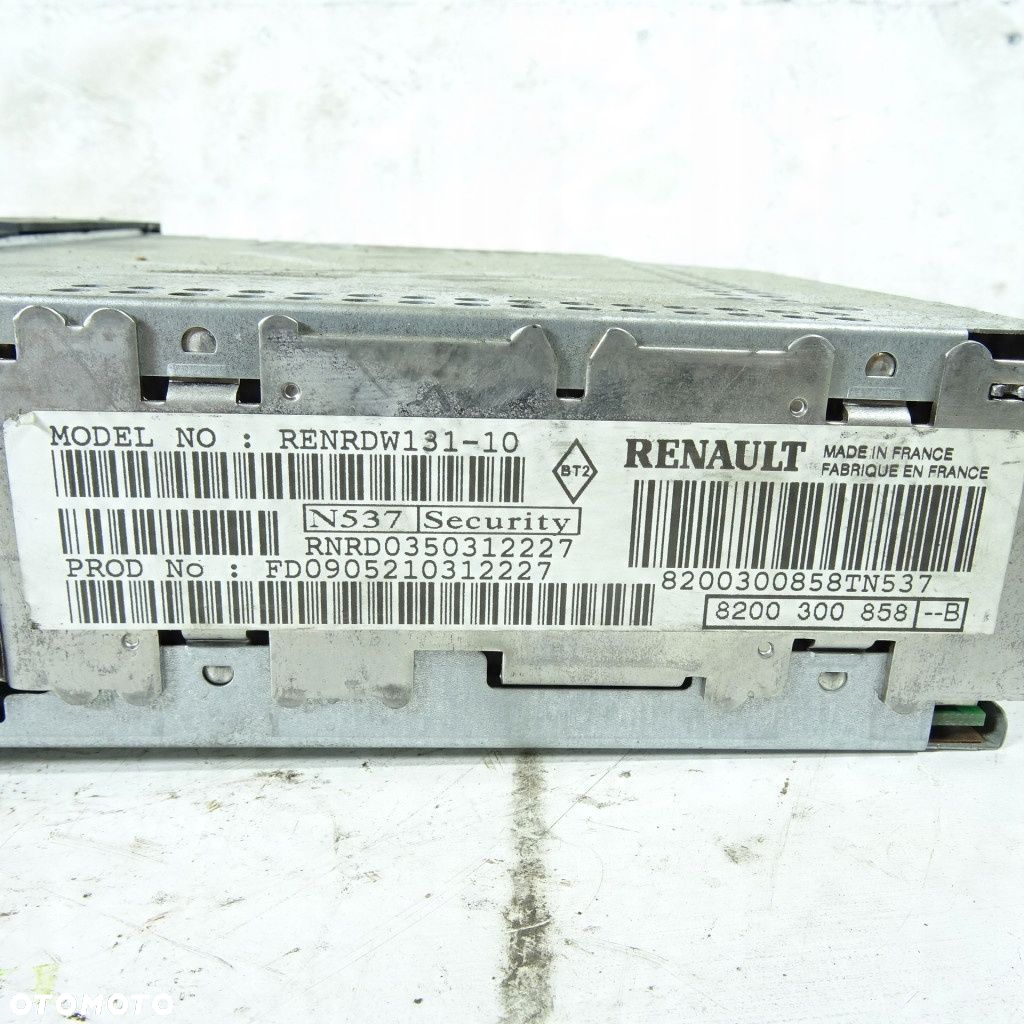 RENAULT SCENIC II 1.9D RADIO 8200300858B - 2