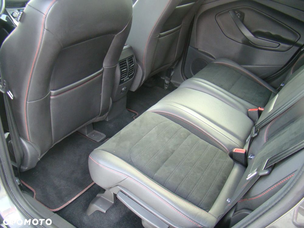 Ford Kuga 2.0 TDCi 4x4 ST-Line - 31