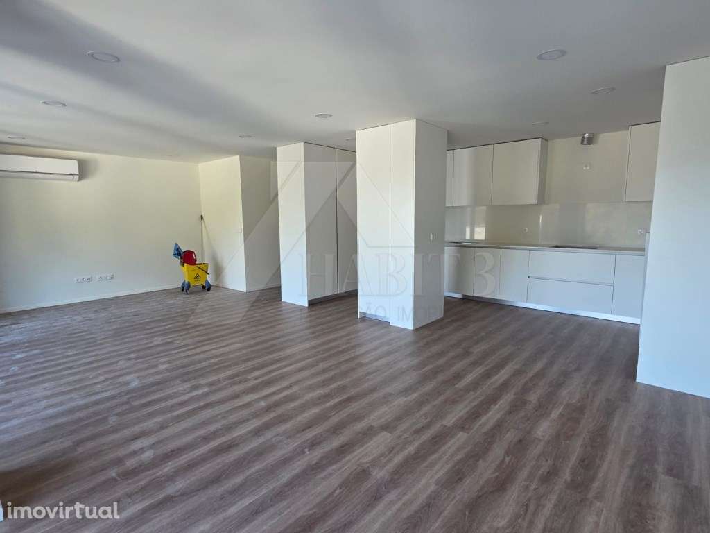 Apartamento T2 Duplex - Varanda com 34,90 m² - Grande imagem: 3/32