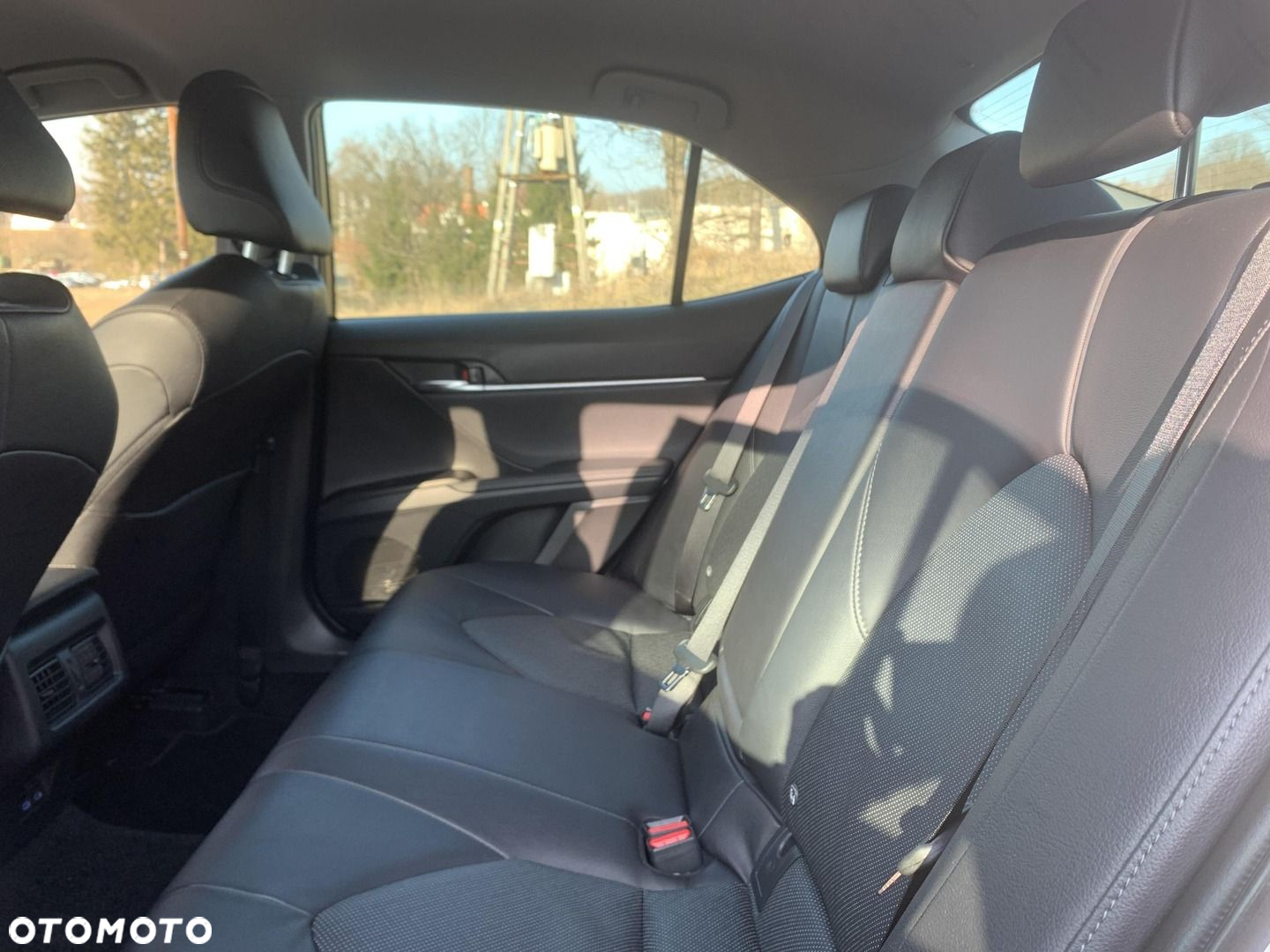 Toyota Camry - 10