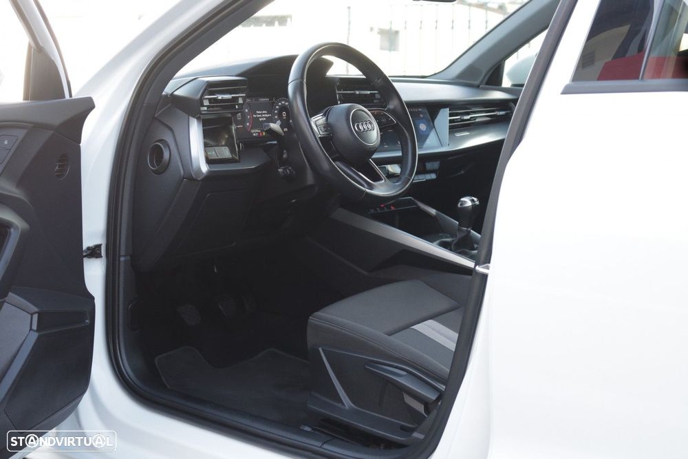 Audi A3 Limousine 30 TFSI Advanced - 17