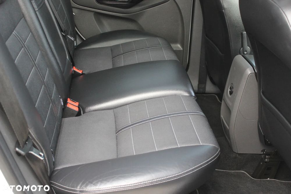 Ford Kuga 2.0 TDCi 4x4 Titanium - 24