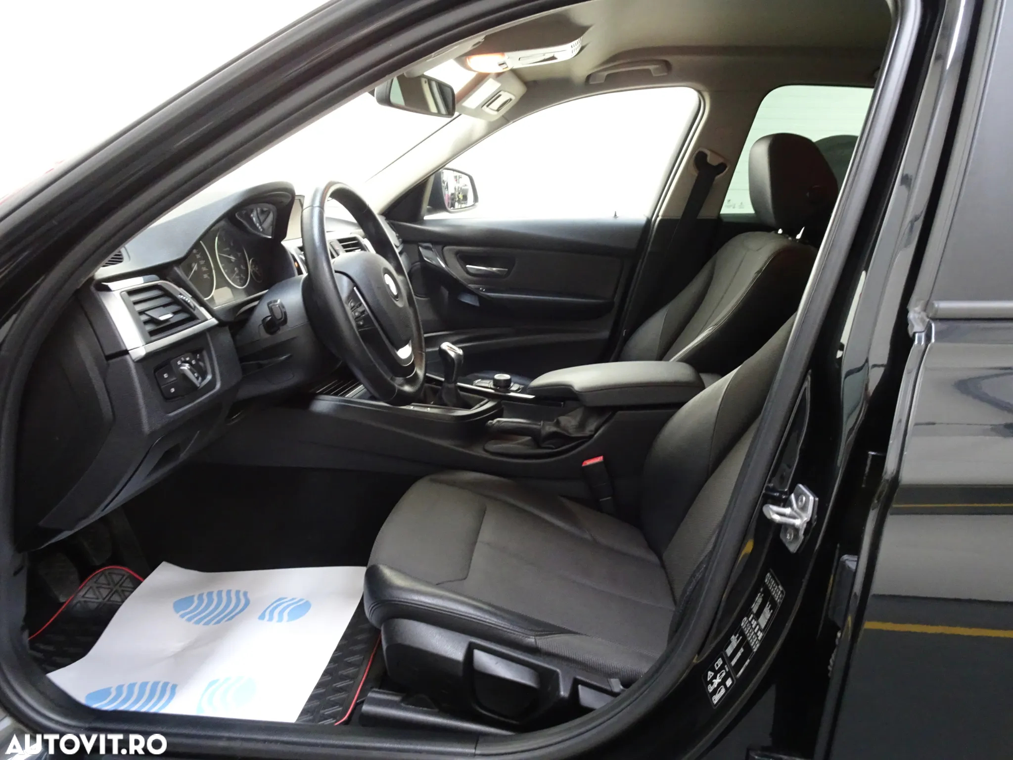 BMW Seria 3 320d xDrive Sport Line - 7