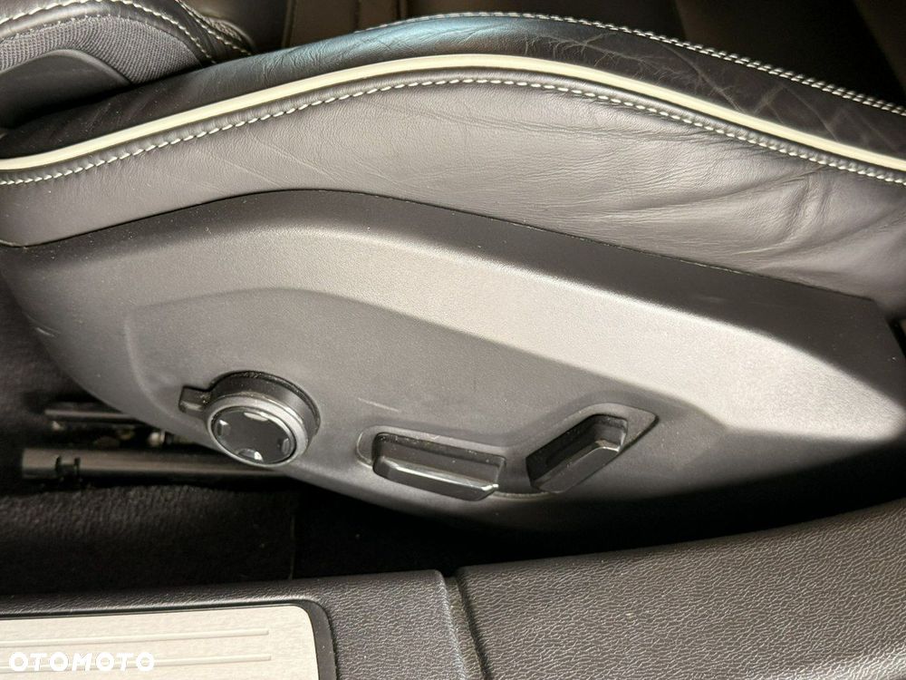 Volvo S60 B4 B R-Design - 12