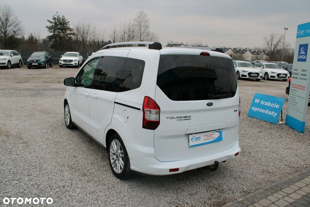 Ford Tourneo Courier - 8
