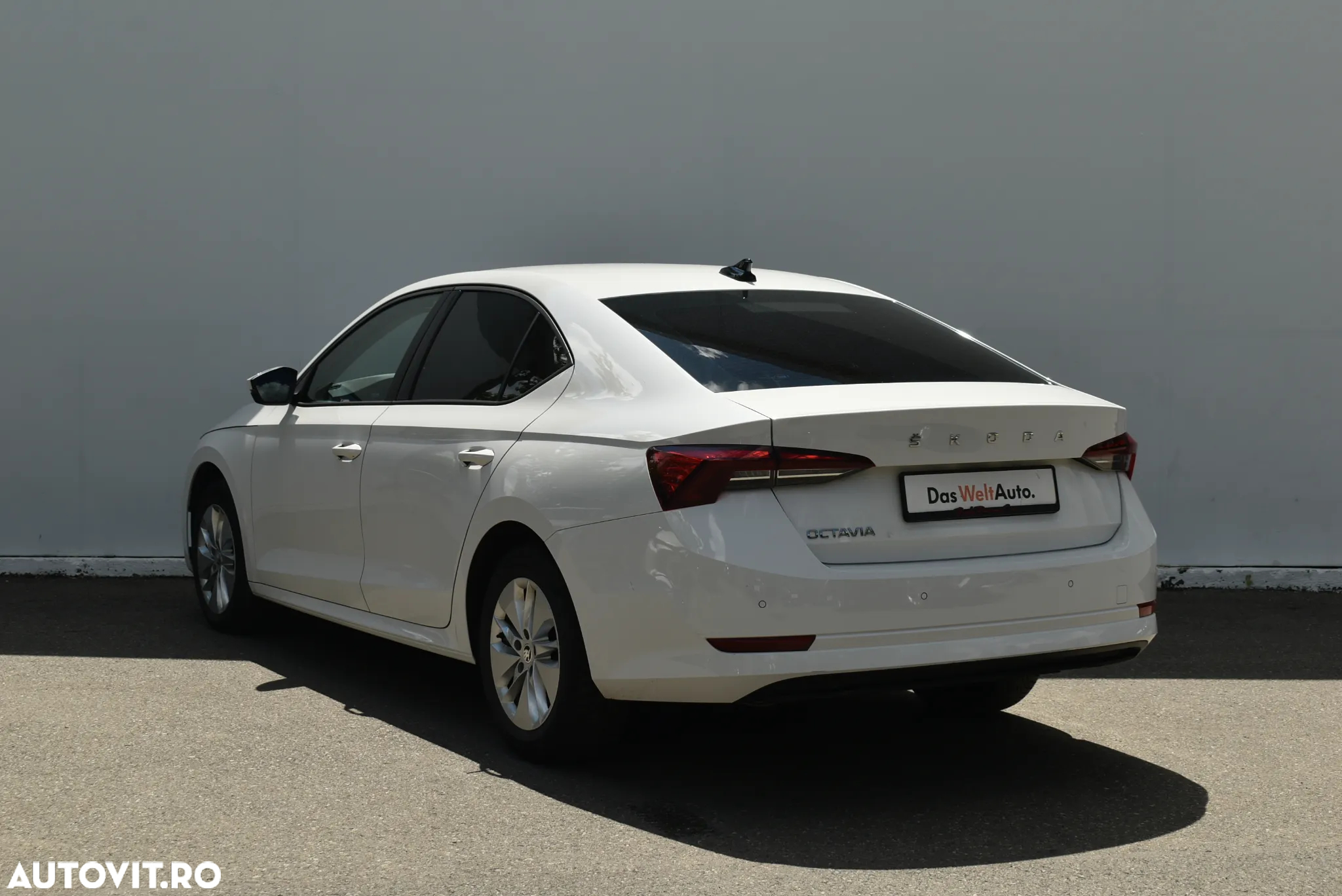 Skoda Octavia 2.0 TDI DSG Ambition - 3