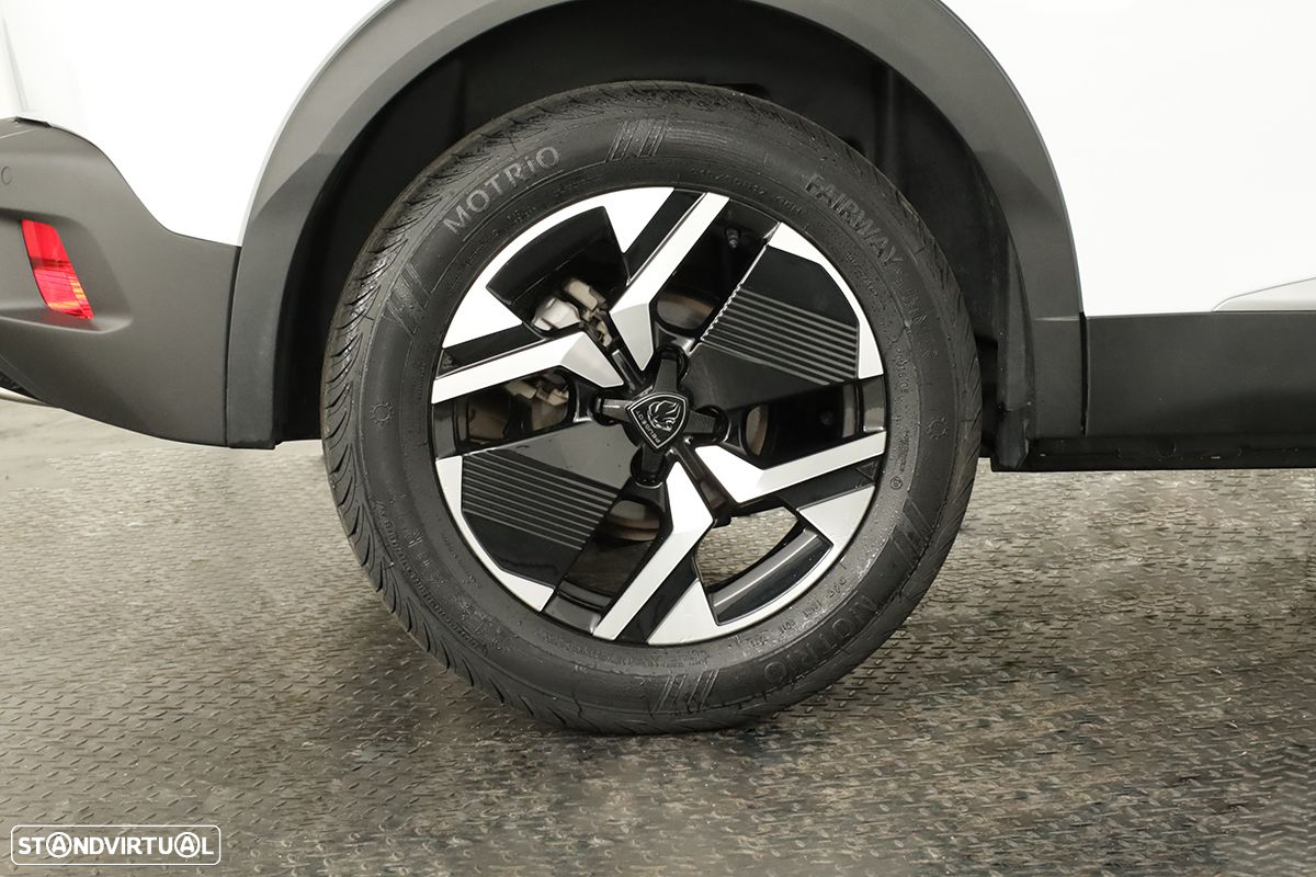 Peugeot 2008 1.2 PureTech Allure EAT8 - 5