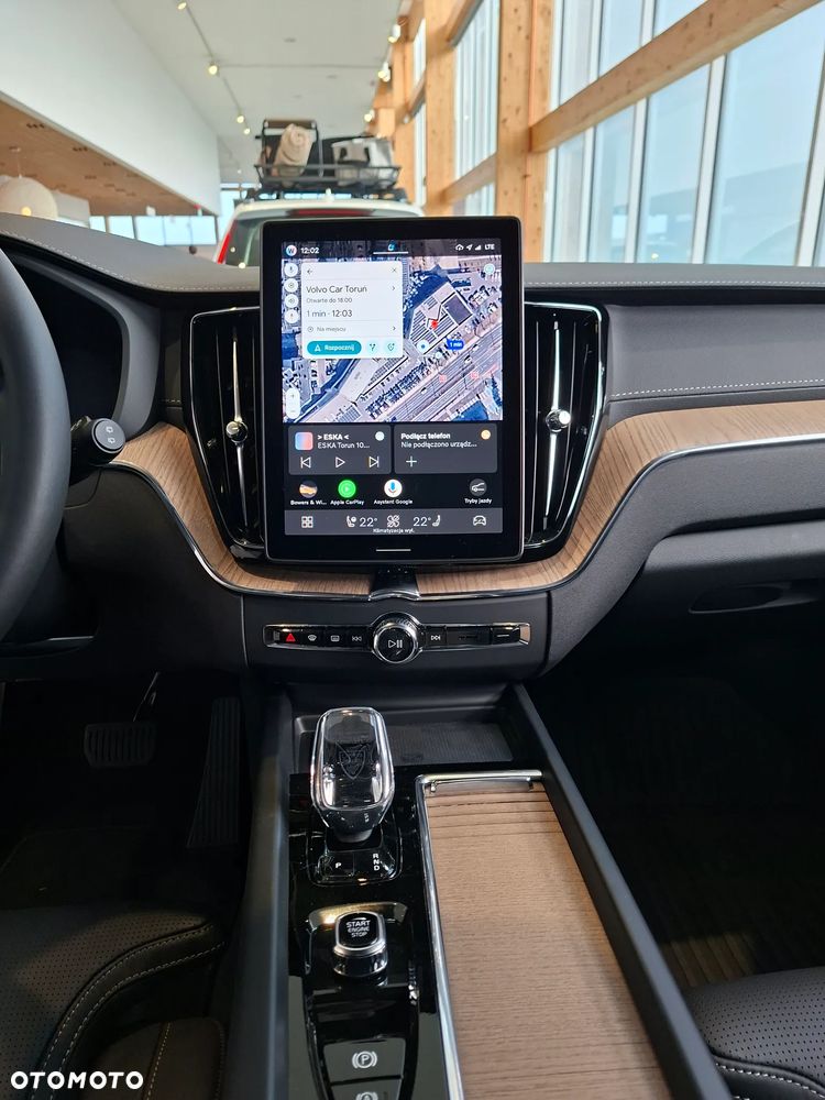 Volvo XC 60 B5 B AWD Ultra Bright - 17