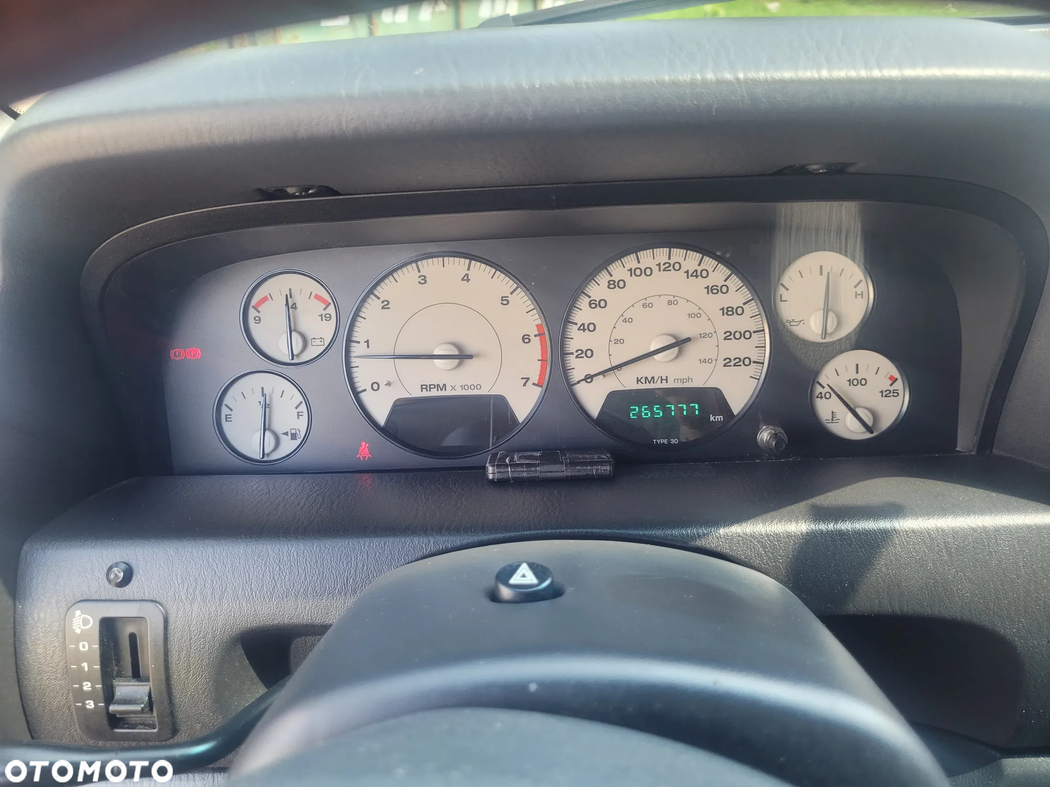 Jeep Grand Cherokee 4.7 Overland - 17