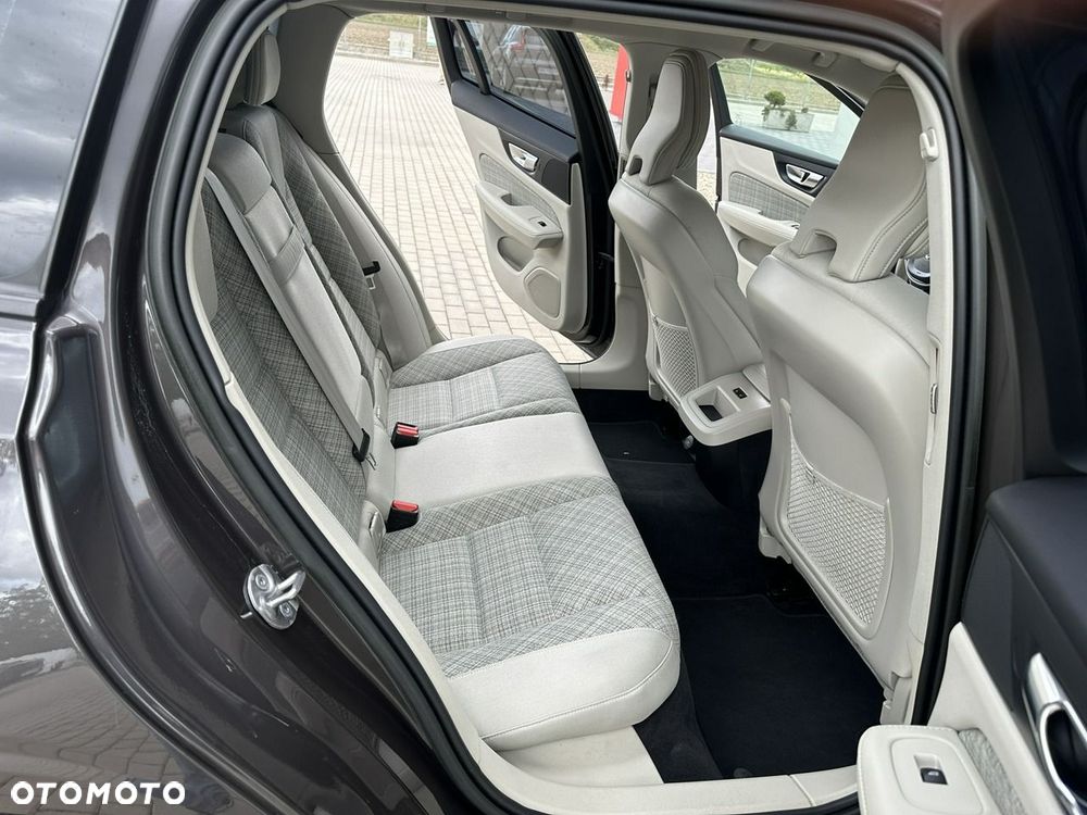 Volvo V60 B3 B DKG Essential - 15