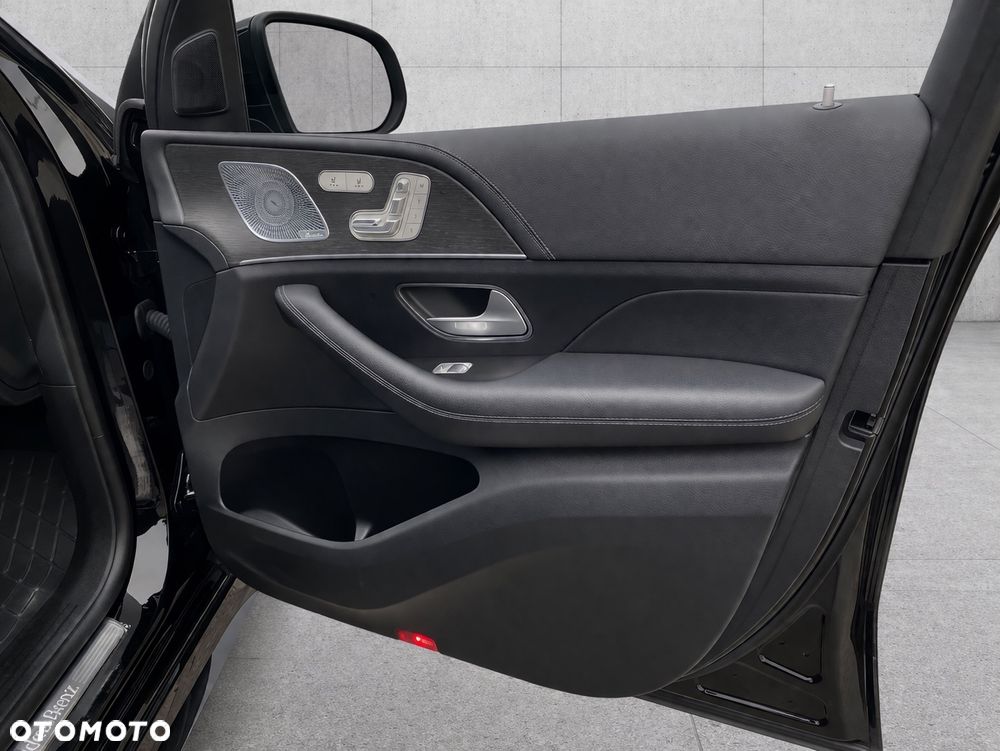 Mercedes-Benz GLS - 11