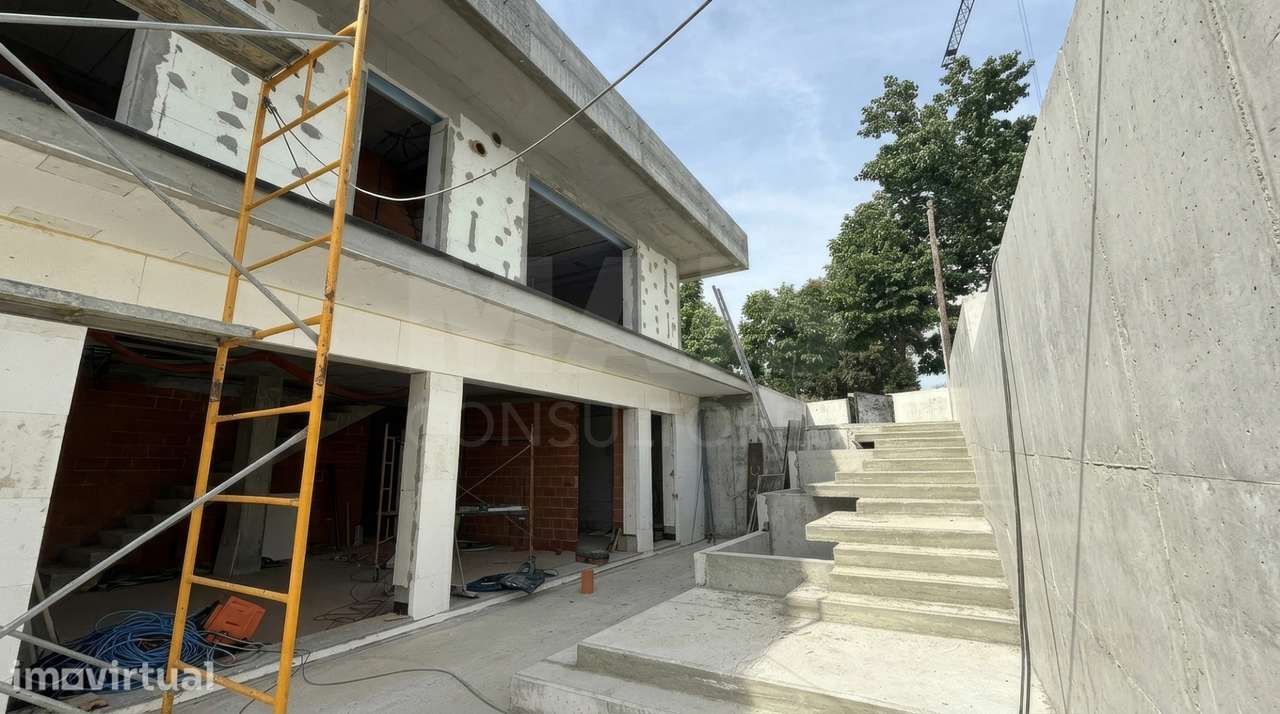 Moradia NOVA T3+1 com piscina e jardim - Grande imagem: 5/22