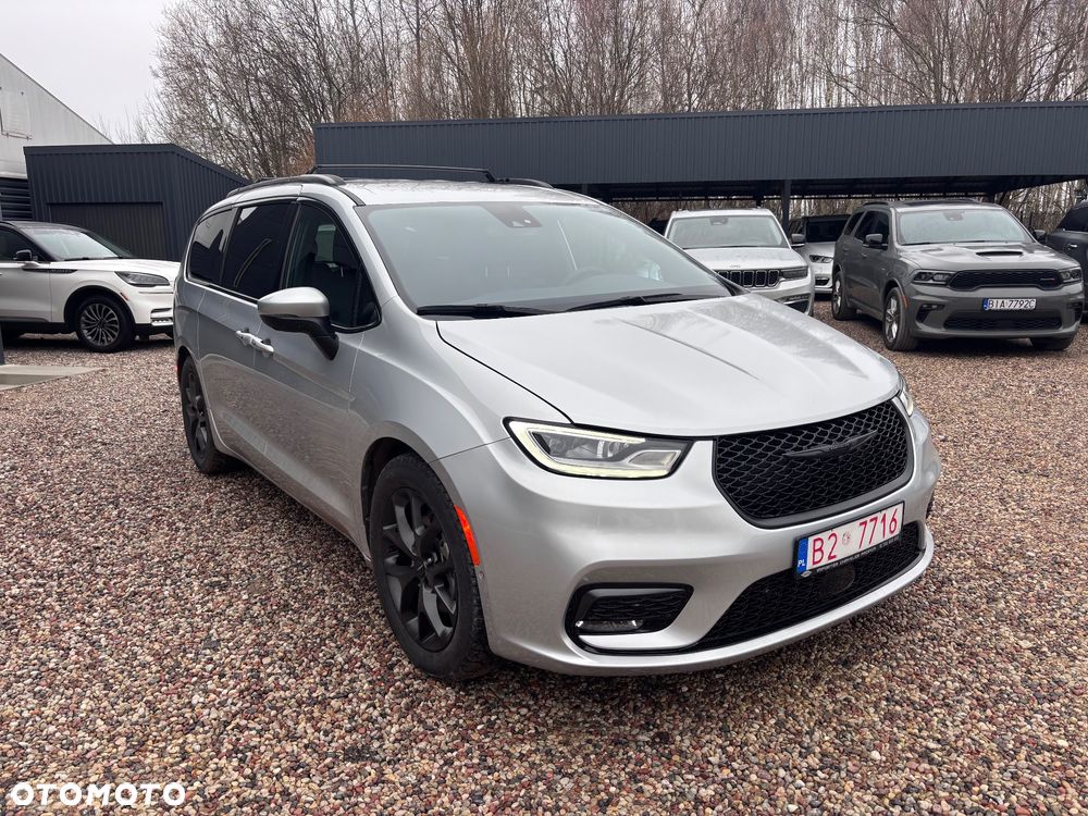 Chrysler Pacifica - 2