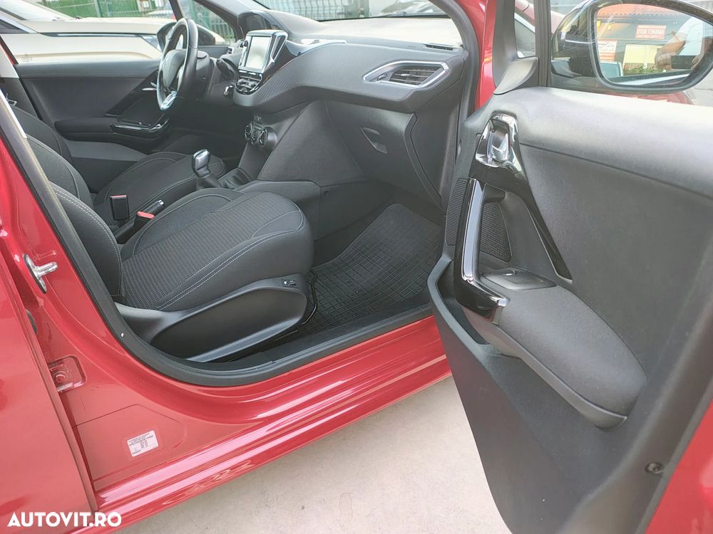 Peugeot 208 PureTech 110 Stop & Start Allure - 12