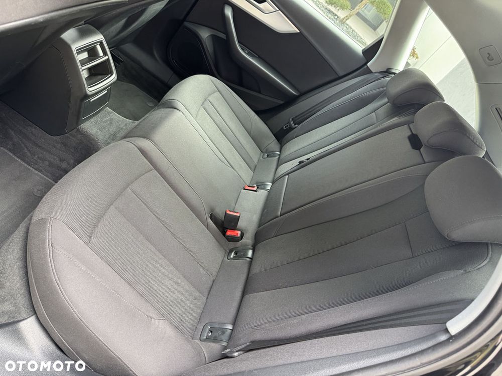 Audi A4 Avant 2.0 TDI design - 31
