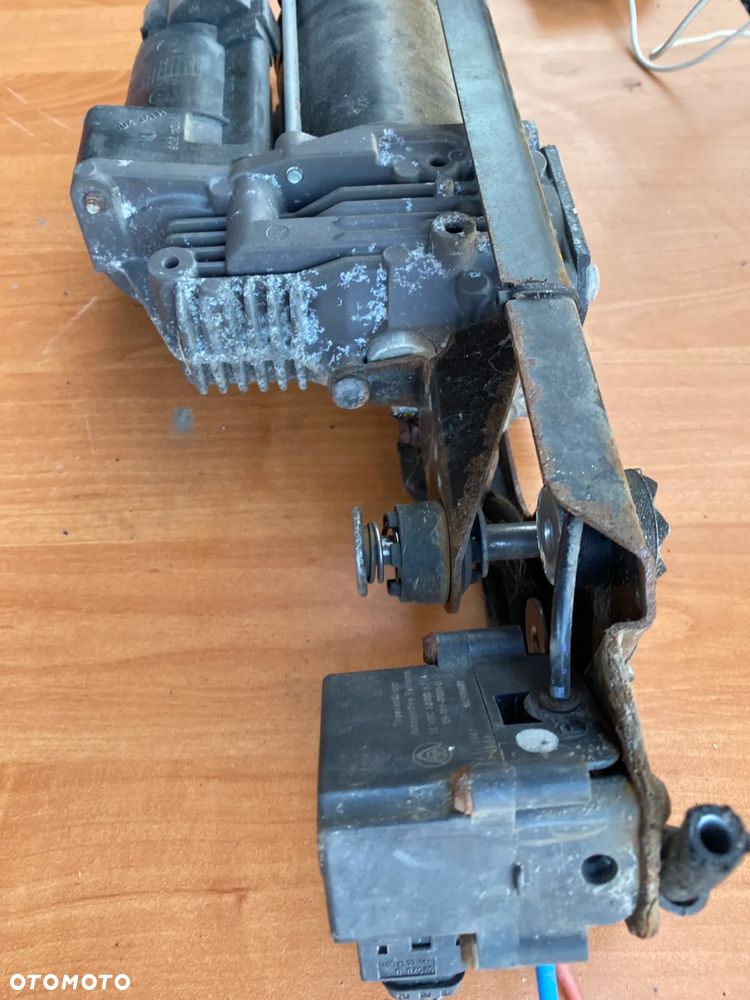 KOMPRESOR SPRĘŻARKA ZAWIESZENIA BMW E61 EBLV0010F0 - 8