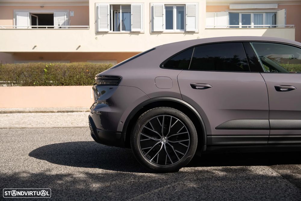 Porsche Macan Electric 4 - 14