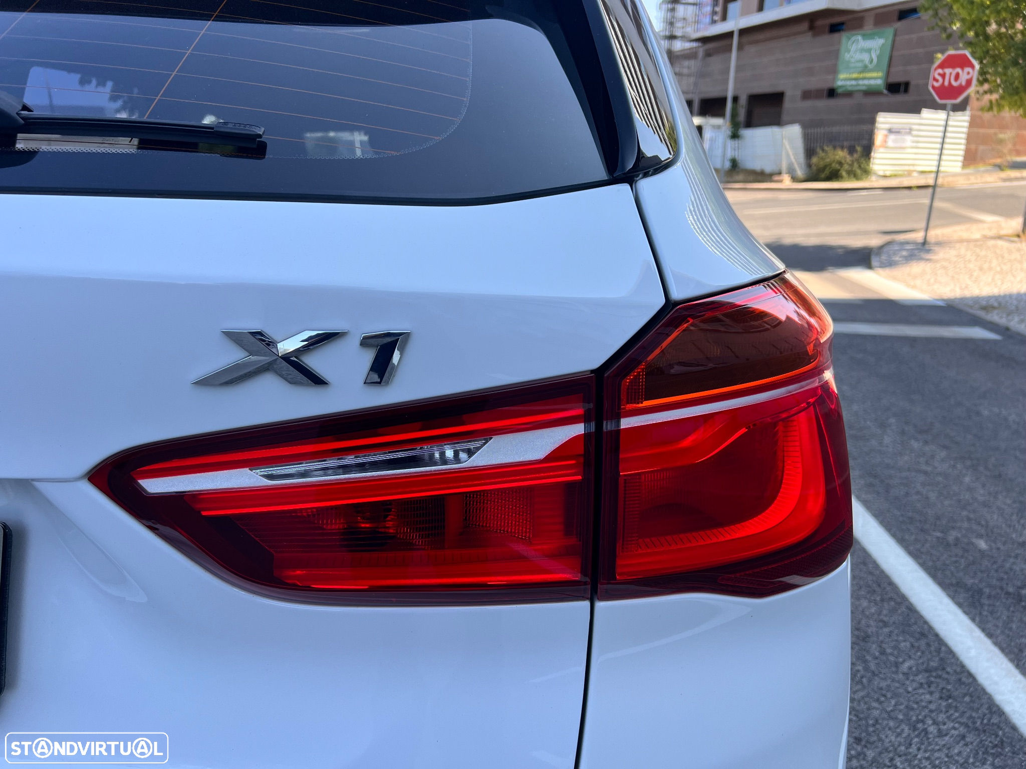 BMW X1 18 d sDrive Auto Pack M - 8