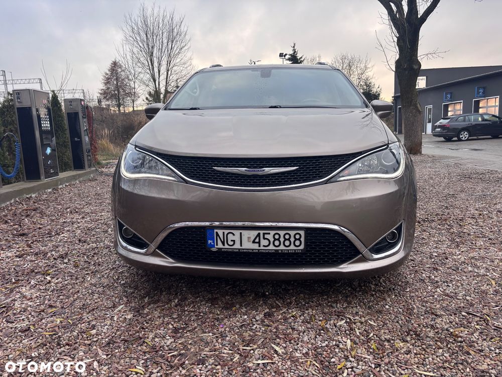 Chrysler Pacifica - 12