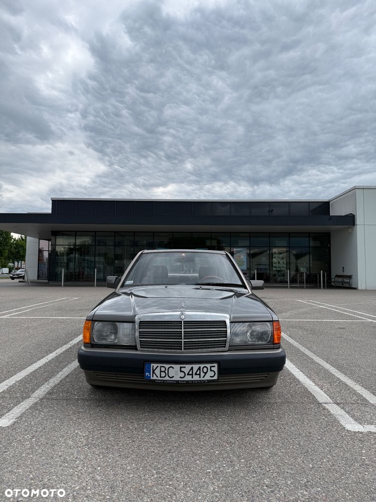 Mercedes-Benz W201 (190) - 7