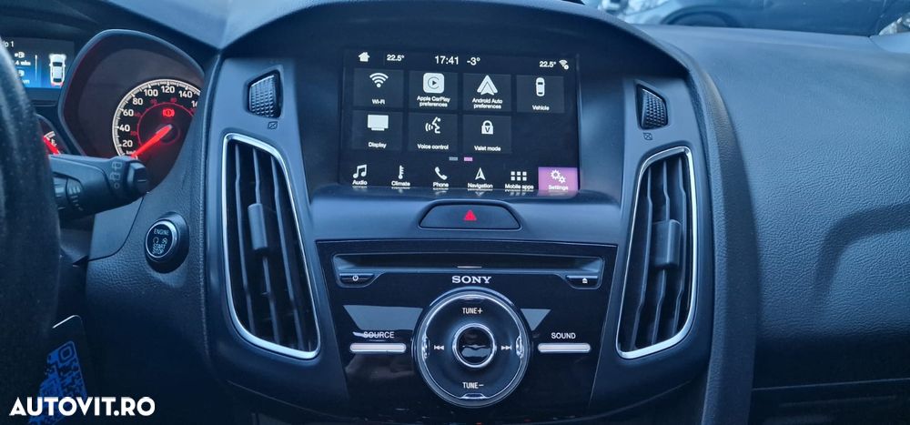 Ford Focus 2.0 EcoBoost ST mit Leder-Sport-Paket - 15