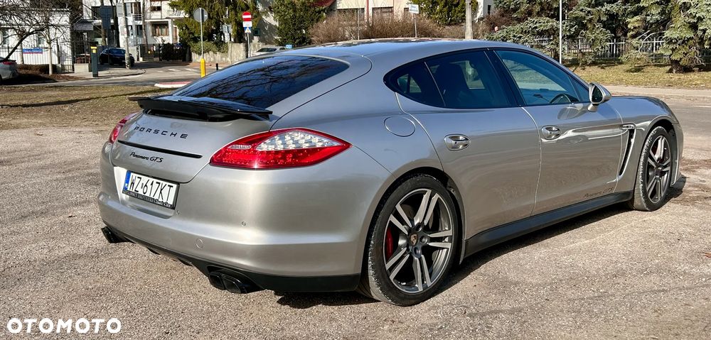 Porsche Panamera GTS PDK - 10