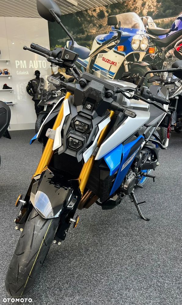Suzuki GSX 1000 - 16