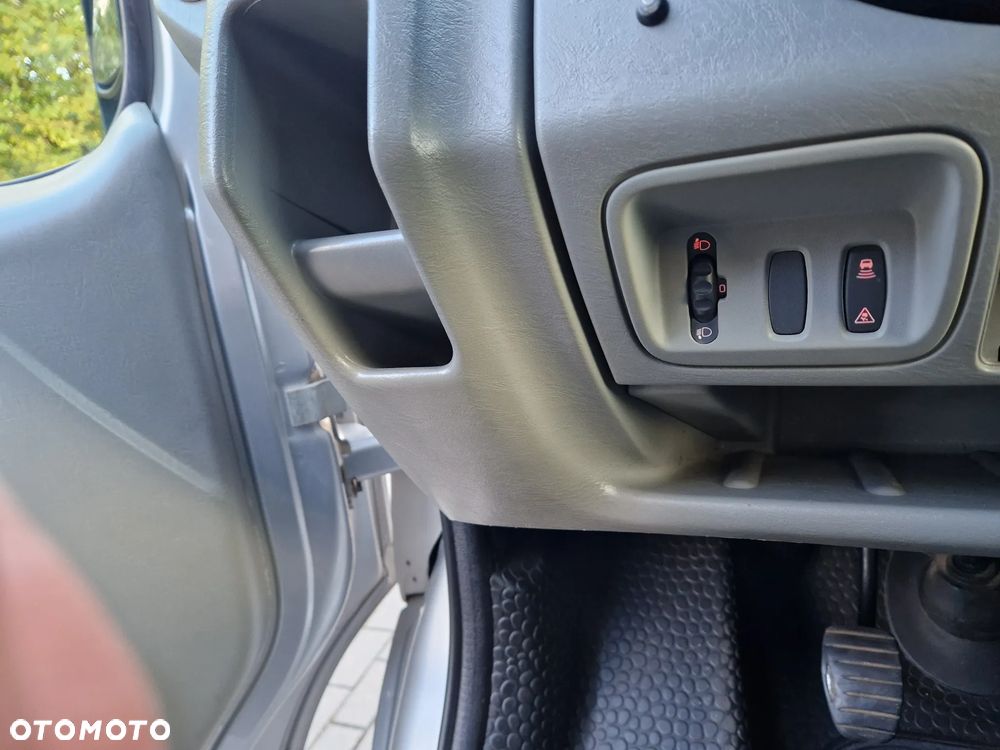 Opel VIVARO - 22