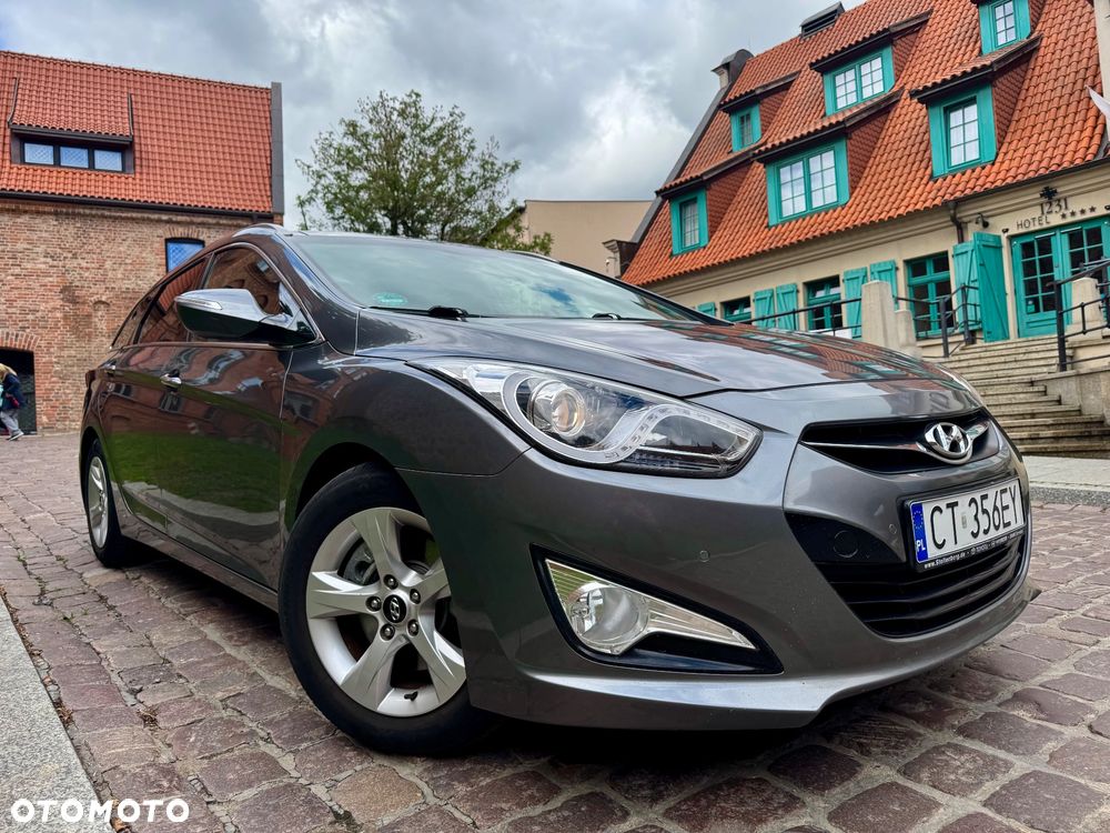 Hyundai i40 i40cw 1.7 CRDi Automatik Fifa World Cup Edition Gold - 2