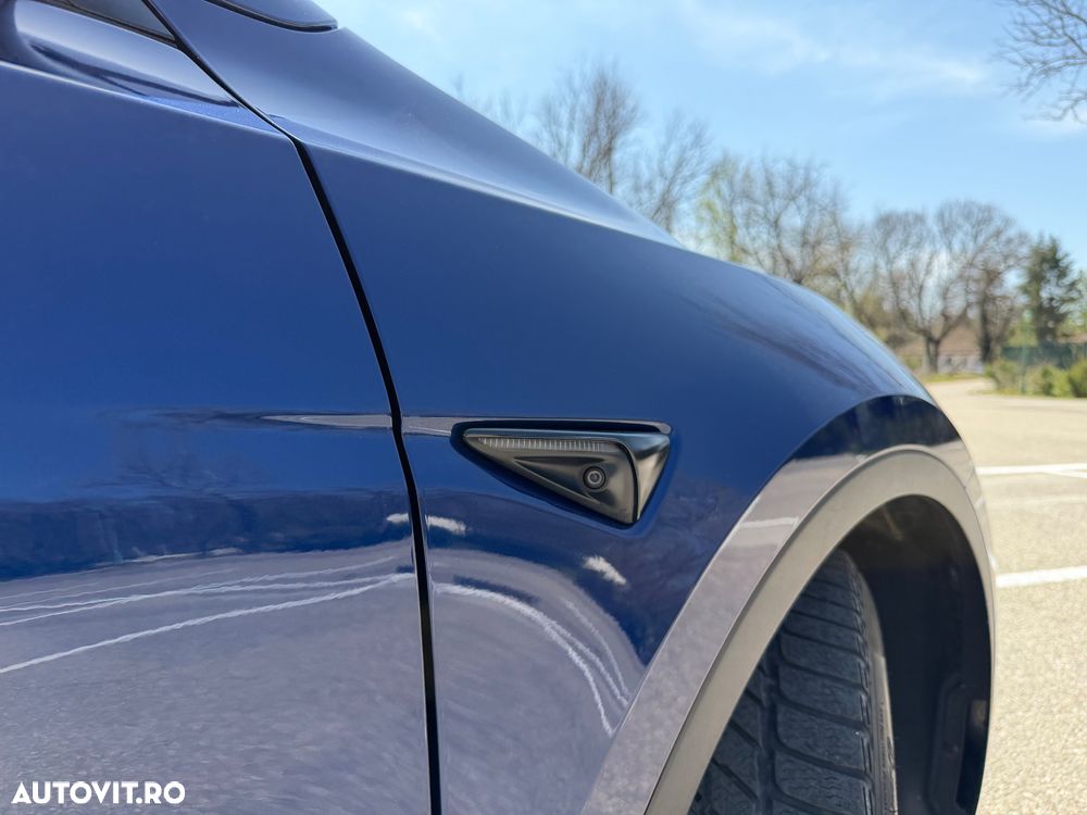 Tesla Model Y - 19