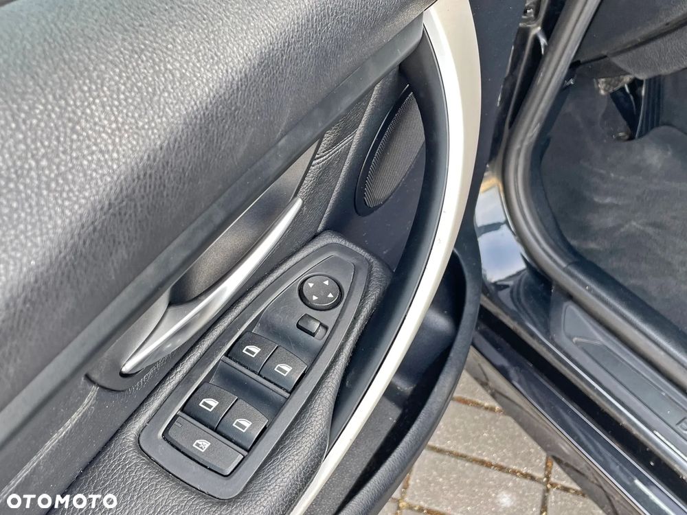 BMW Seria 3 320d Blue Performance Sport Line - 14