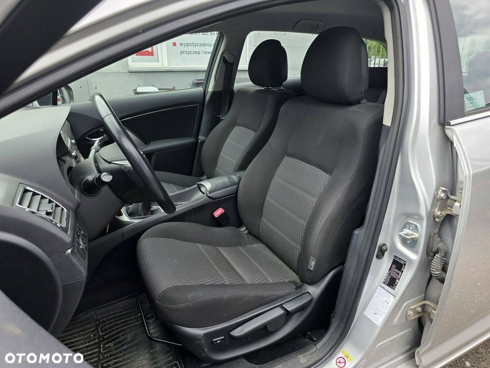 Toyota Avensis 2.0 Premium EU5 - 6