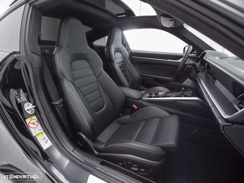 Porsche 911 (992) Turbo S - 17