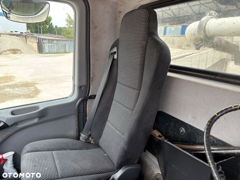 Versalift Actros 4141 8X4 + Putzmaister M24 - 16